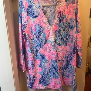 Lilly Pulitzer Kaia Tunic in Fan Sea Pants print